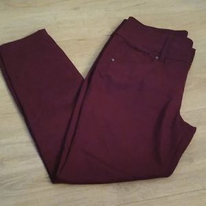 d.Jeans Burgandy sz 10 ankle